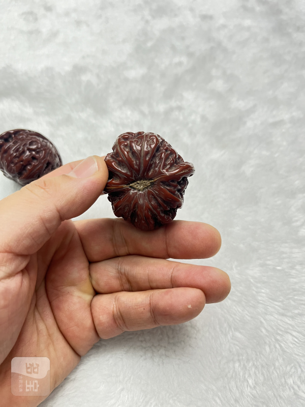 狮子头核桃手捻一对 - 图5